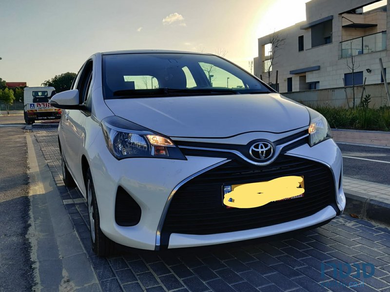 2016' Toyota Yaris photo #1