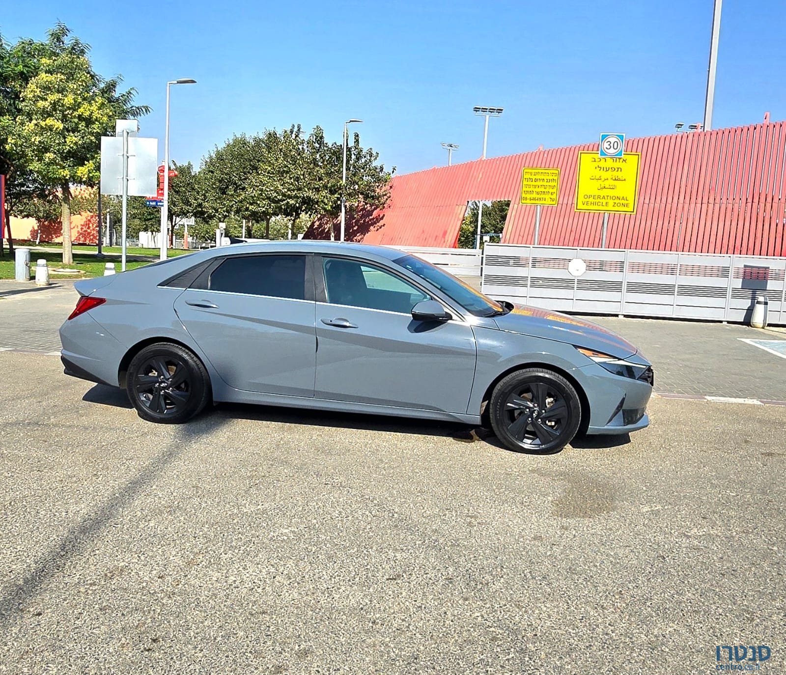 2022' Hyundai Elantra photo #6