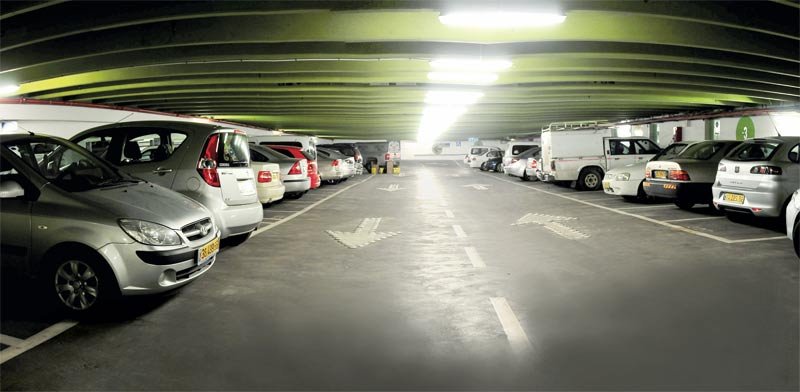 Полиция получит право штрафовать автомобили, блокирующие выезд с частной парковки
