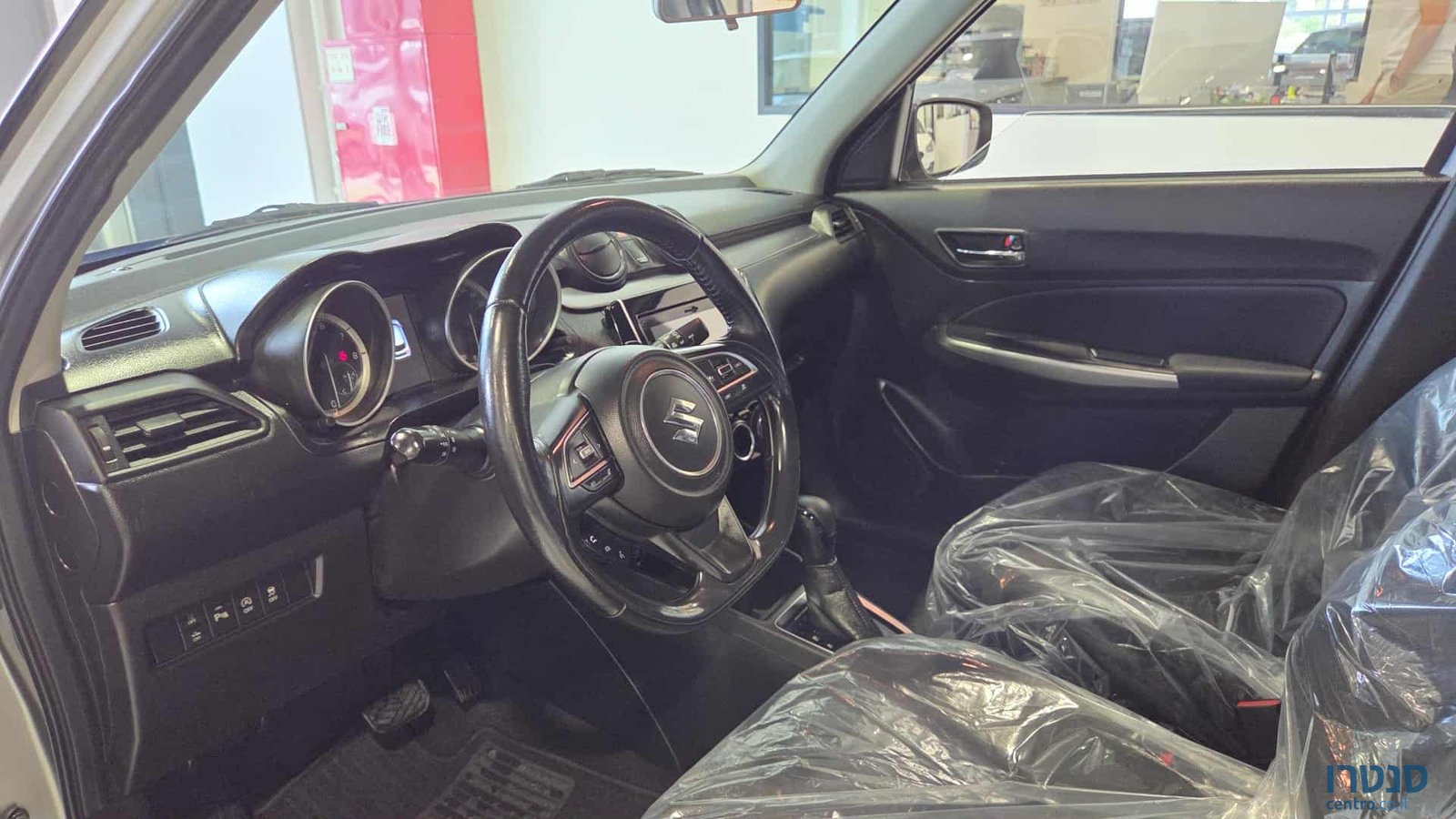 2021' Suzuki Swift photo #5
