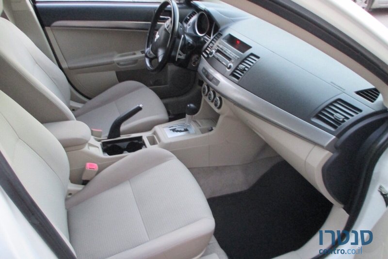 2010' Mitsubishi Lancer photo #4