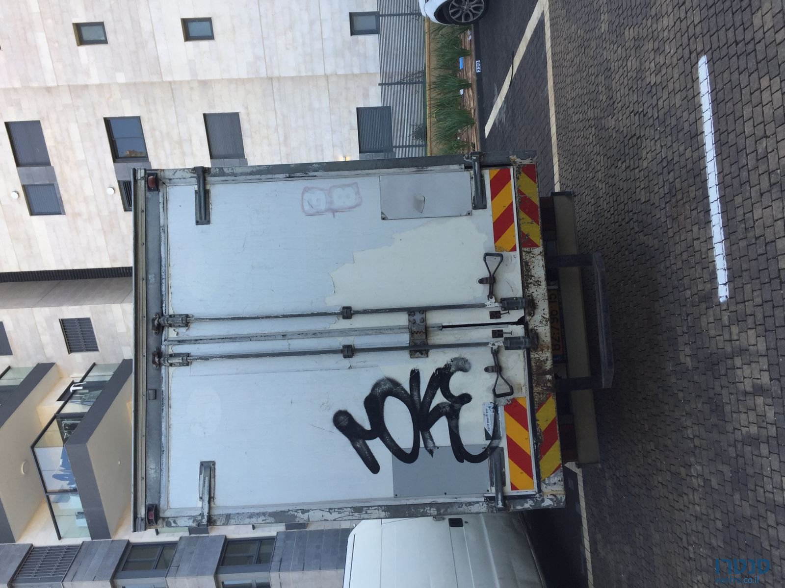 2001' Isuzu SUMO photo #4