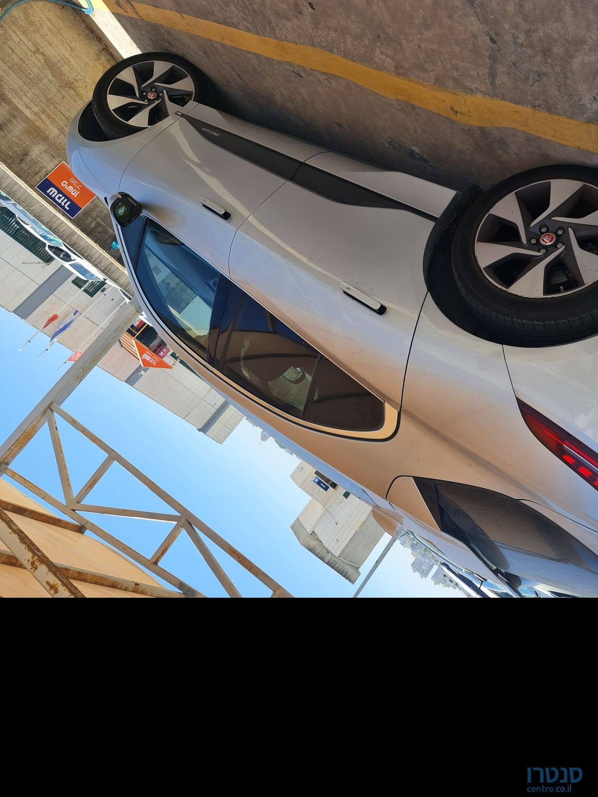 2019' Jaguar XE יגואר photo #4