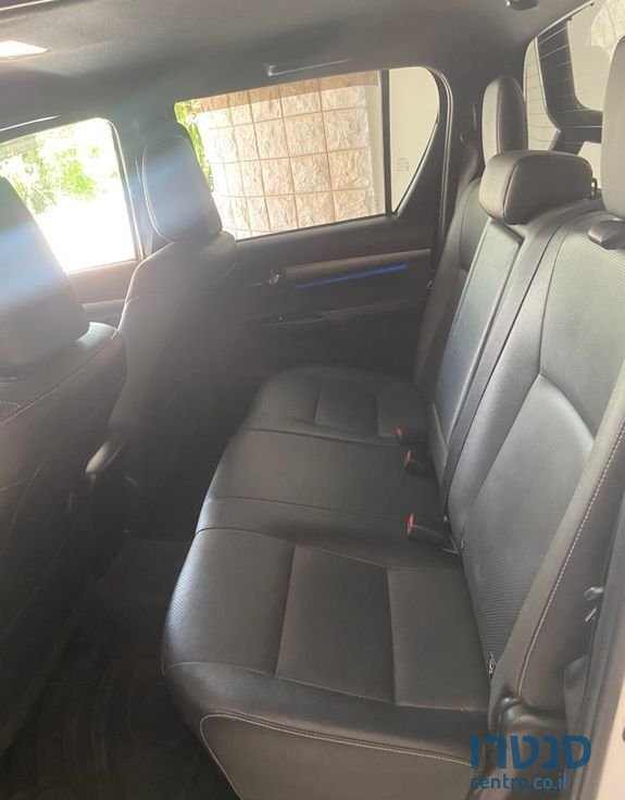 2022' Toyota Hilux 4x4 טויוטה היילקס photo #4