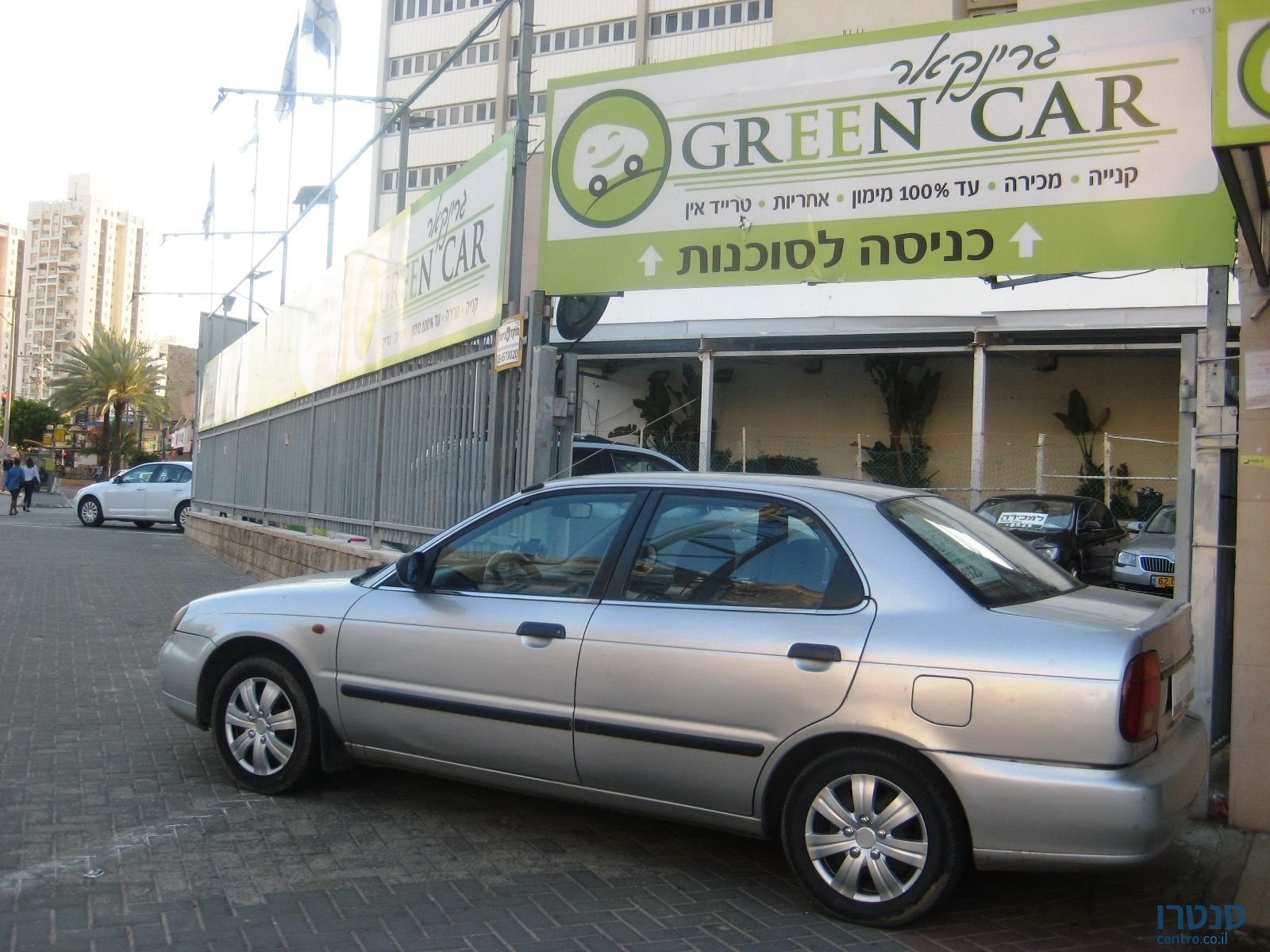 2002' Suzuki Baleno photo #3