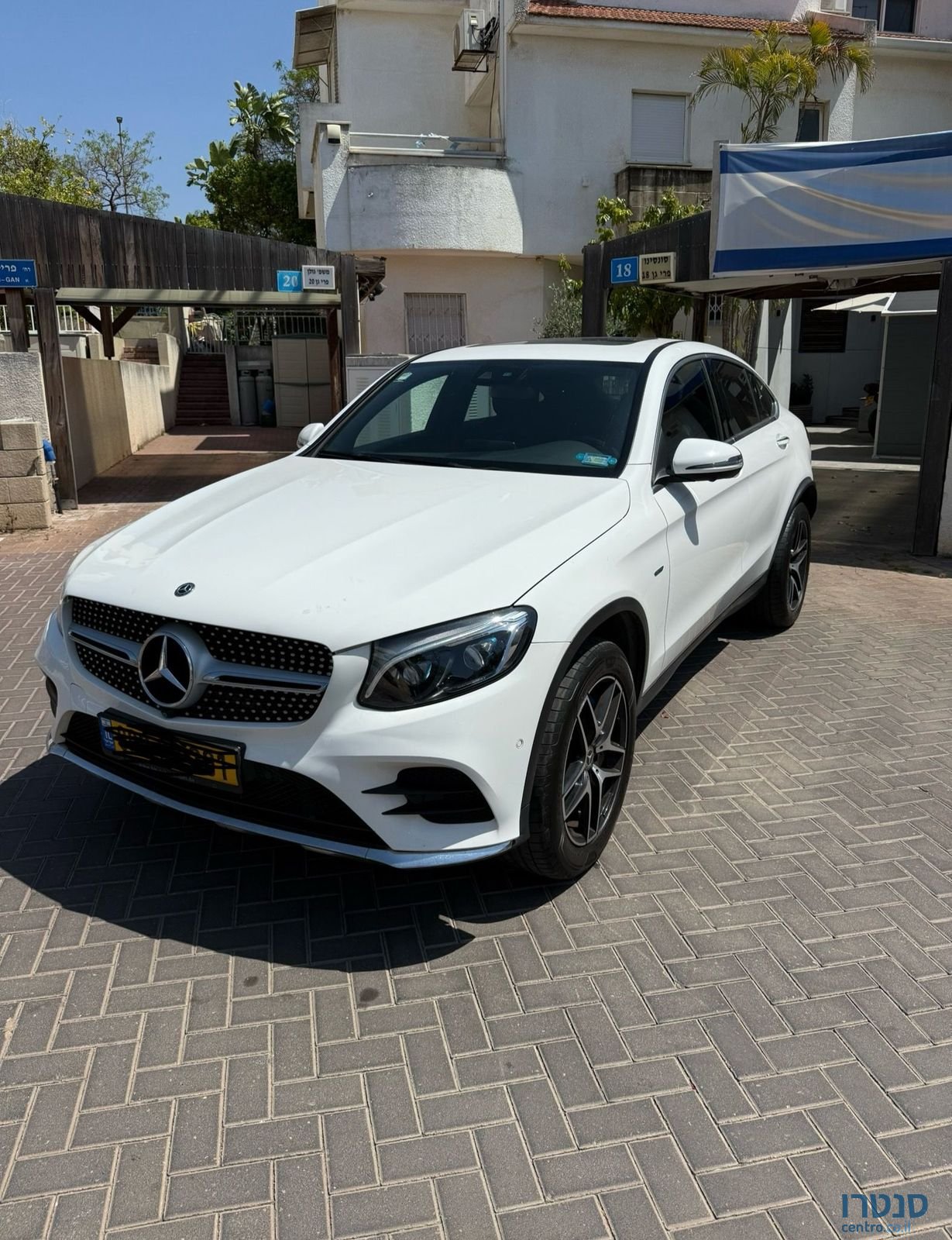 2017' Mercedes-Benz GLC מרצדס-בנץ photo #1