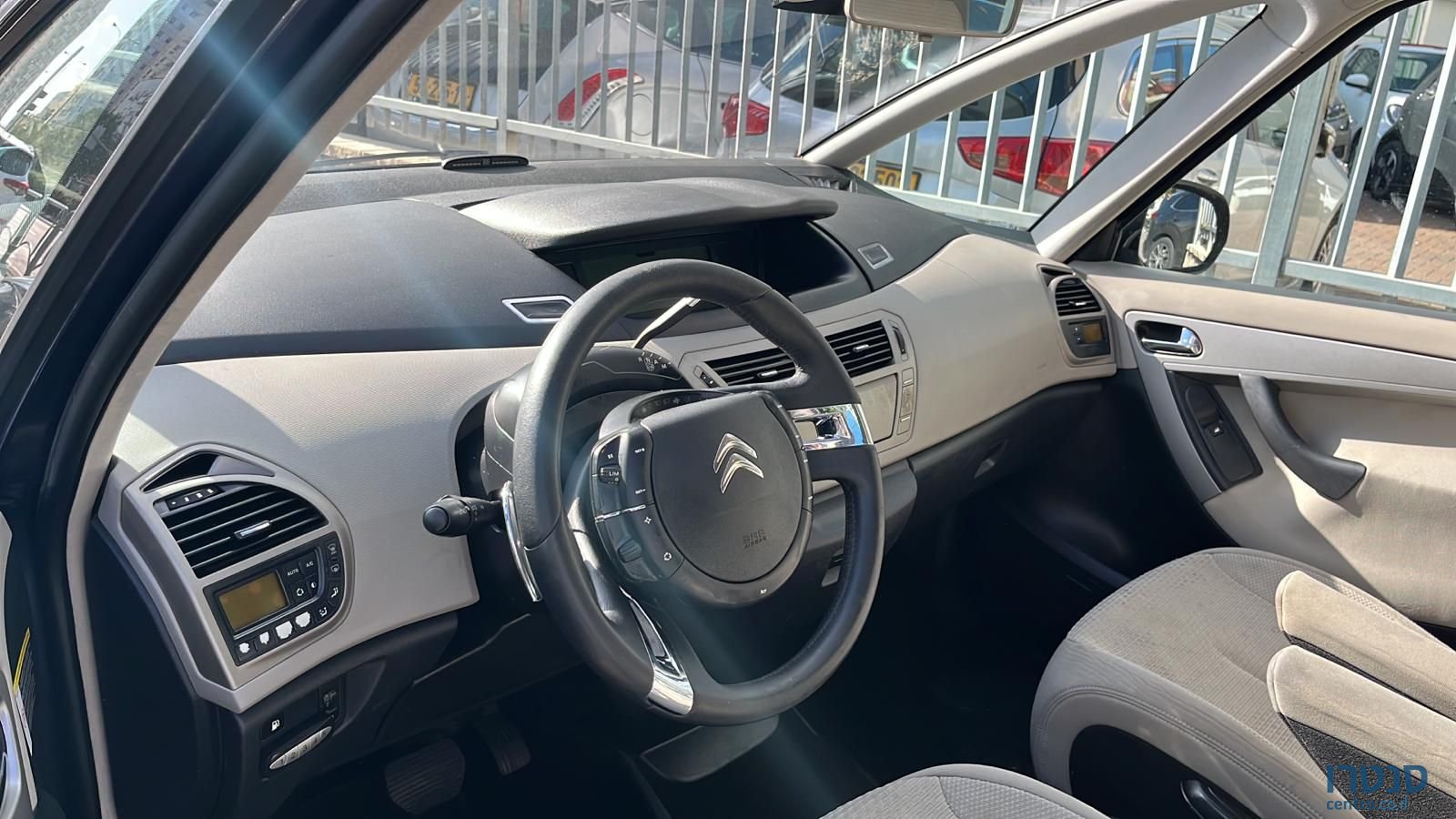 2012' Citroen C4 Picasso סיטרואן C4 פיקאסו photo #2