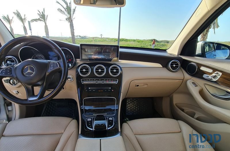 2016' Mercedes-Benz Glc מרצדס photo #2