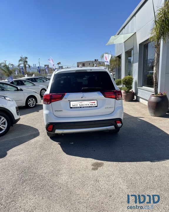 2018' Mitsubishi Outlander מיצובישי אאוטלנדר photo #4