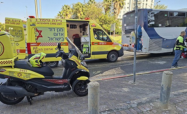 В Гиват-Шмуэле автобус насмерть сбил женщину, 17.12.2025