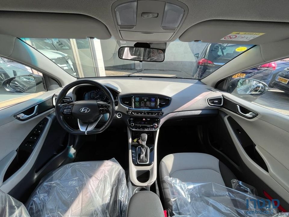 2019' Hyundai Ioniq photo #5