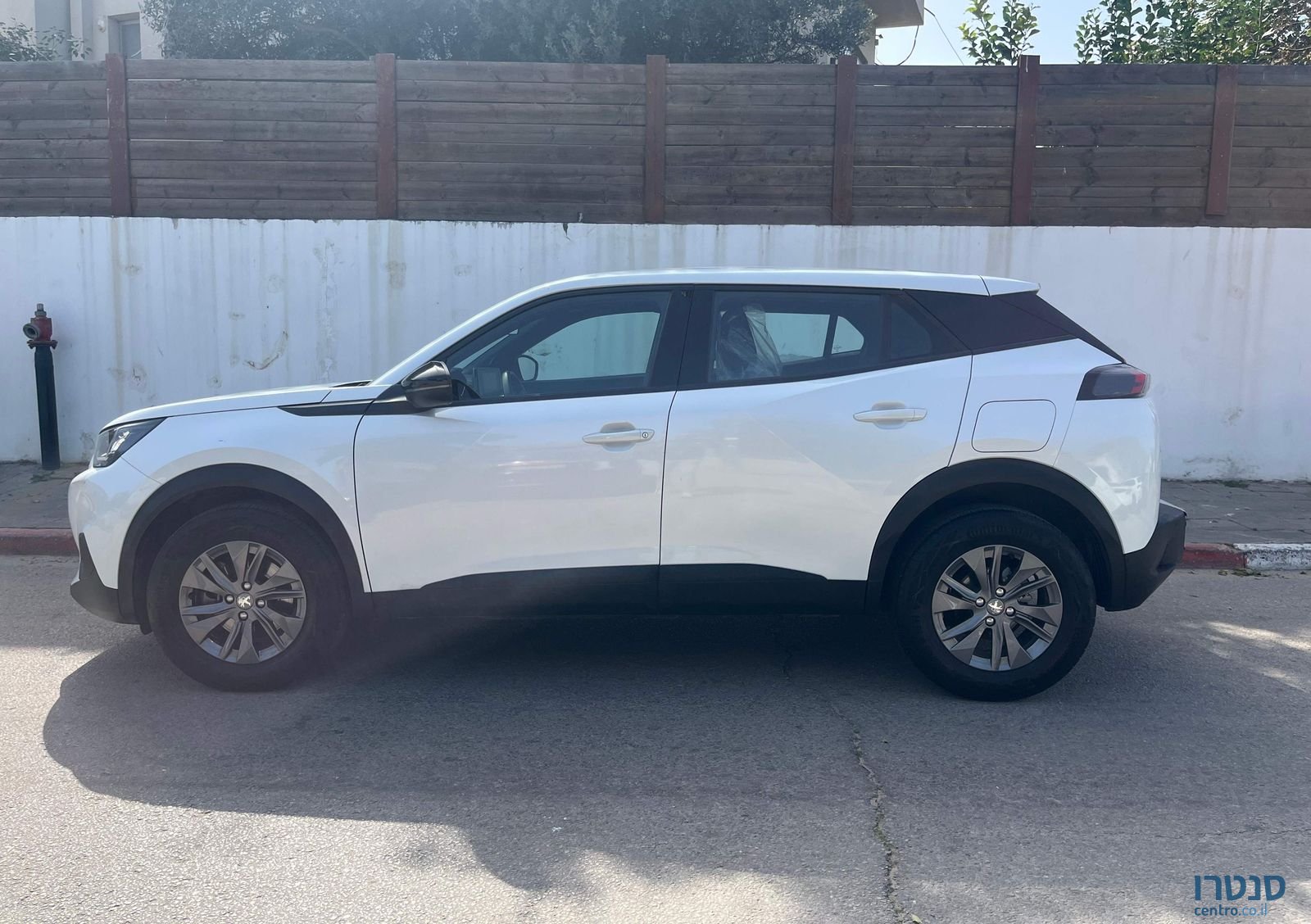 2023' Peugeot 2008 פיג'ו photo #1