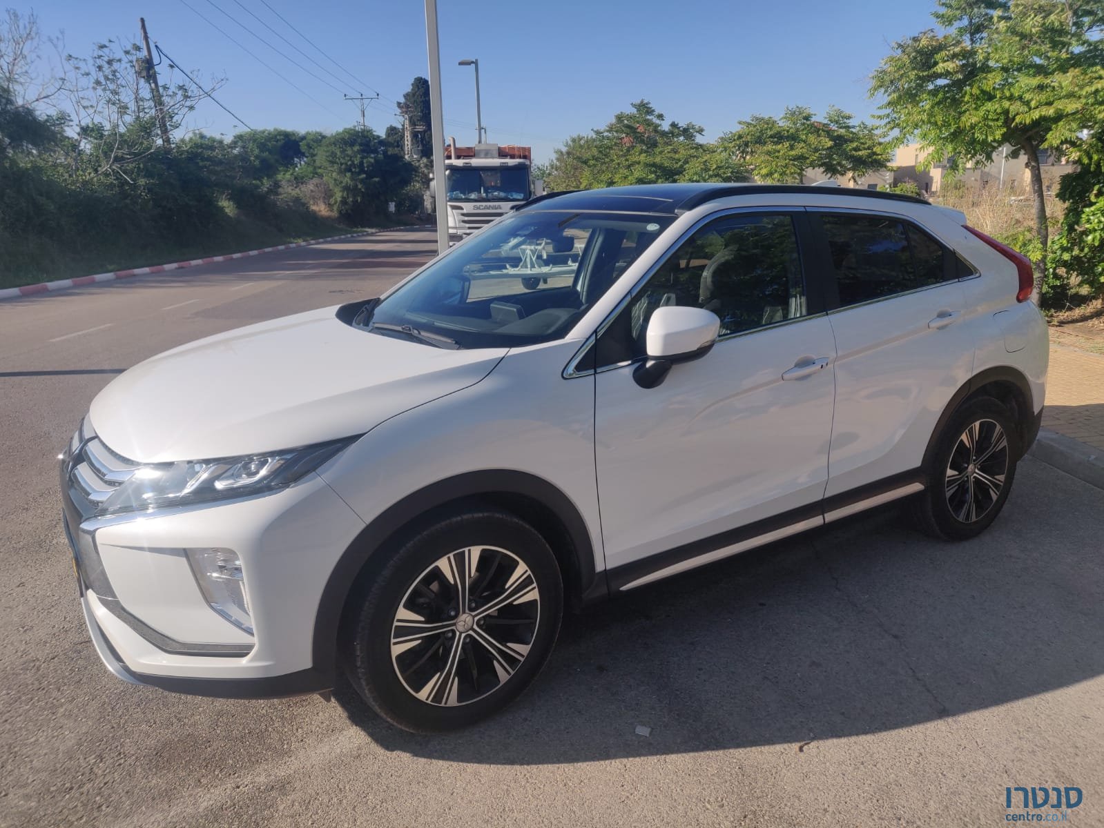 2020' Mitsubishi Eclipse Cross photo #1
