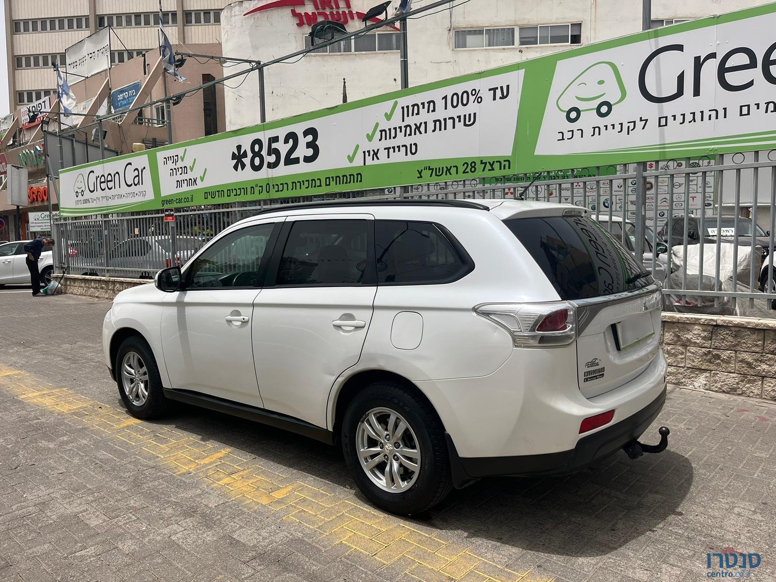 2014' Mitsubishi Outlander photo #6