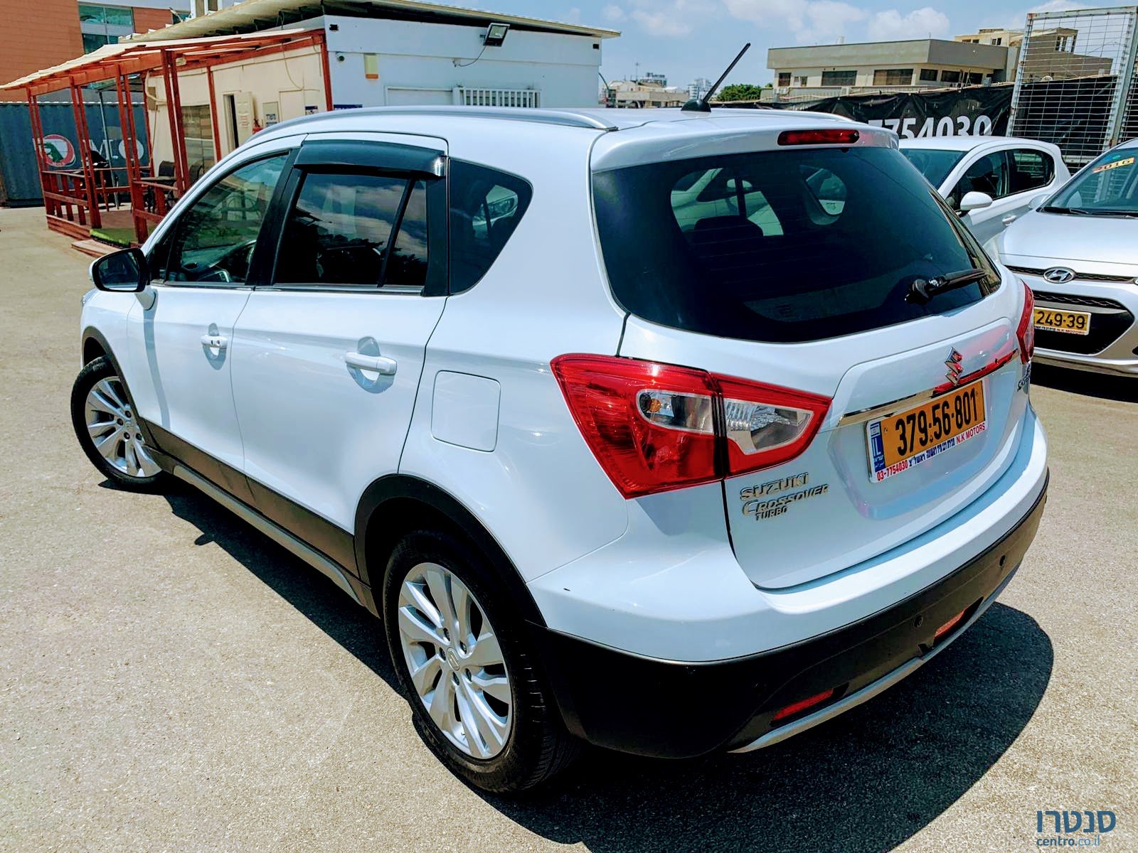 2018' Suzuki SX4 photo #2