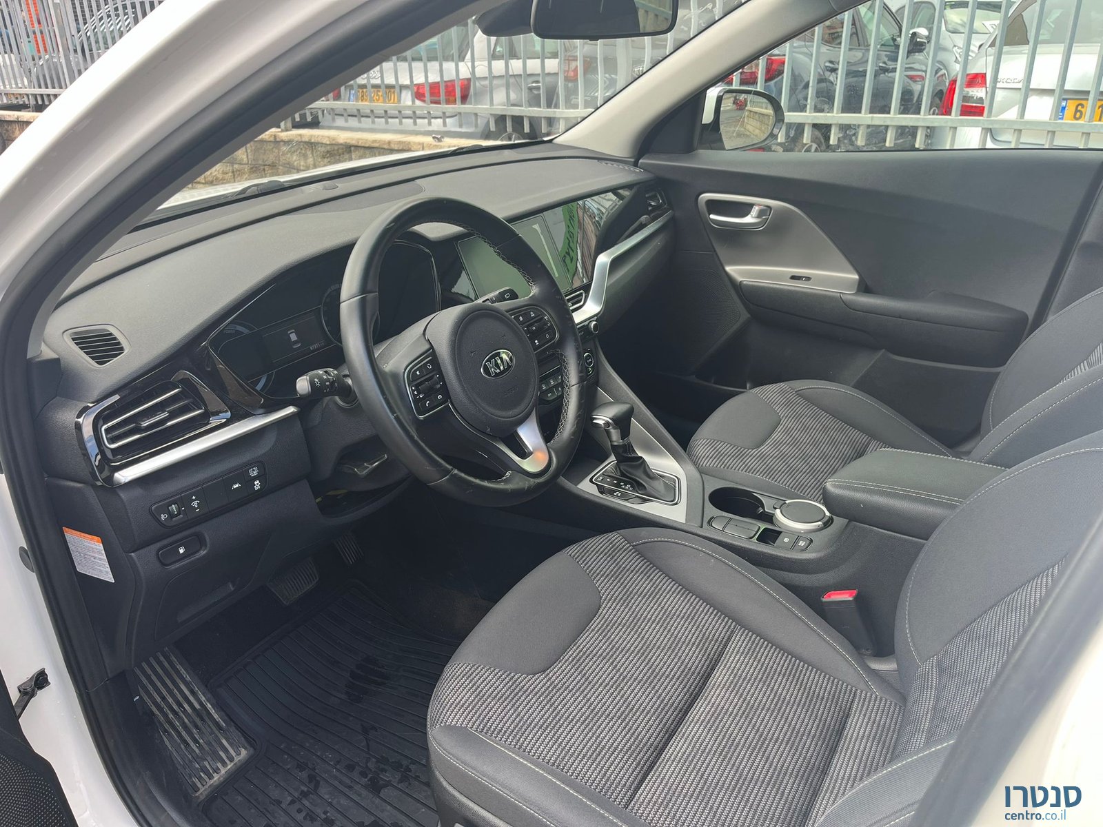 2021' Kia Niro photo #2