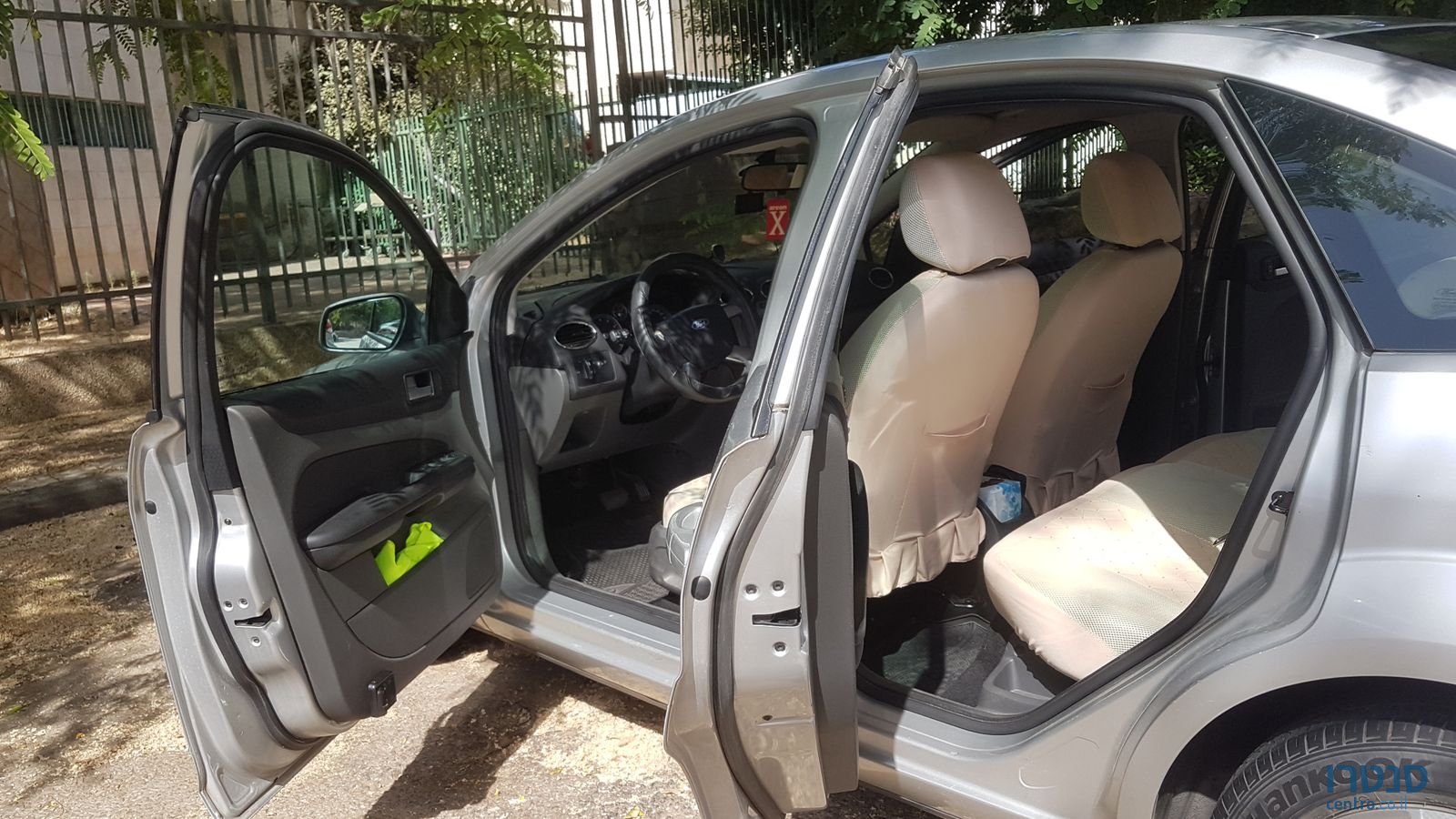 2008' Ford Focus photo #1