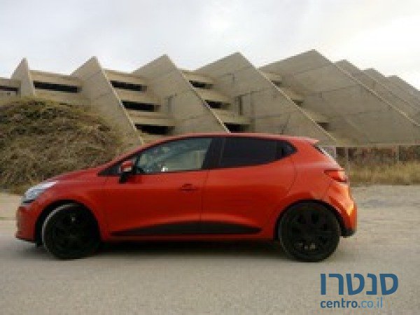 2013' Renault Clio photo #1