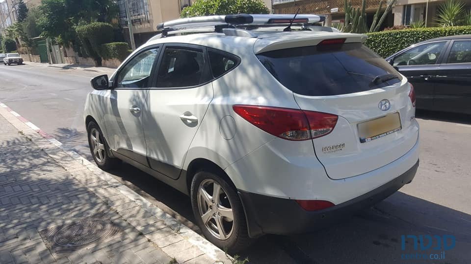 2010' Hyundai ix35 photo #4