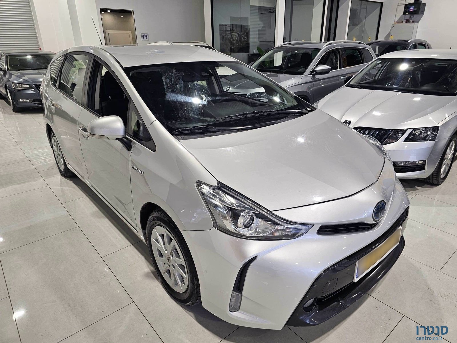 2021' Toyota Prius+ ACTIVE photo #2