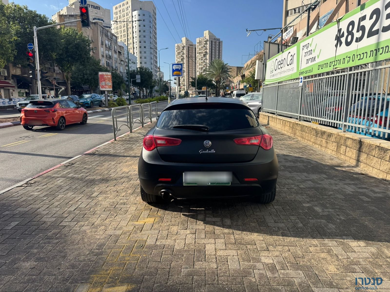 2012' Alfa Romeo Giulietta photo #5