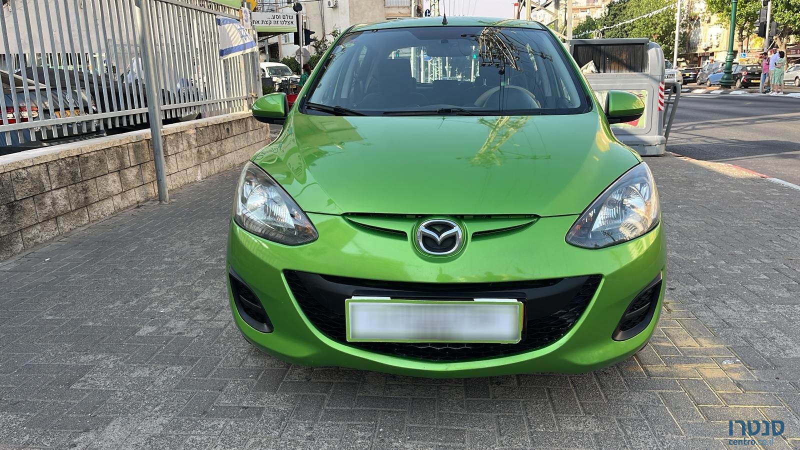 2012' Mazda 2 photo #1