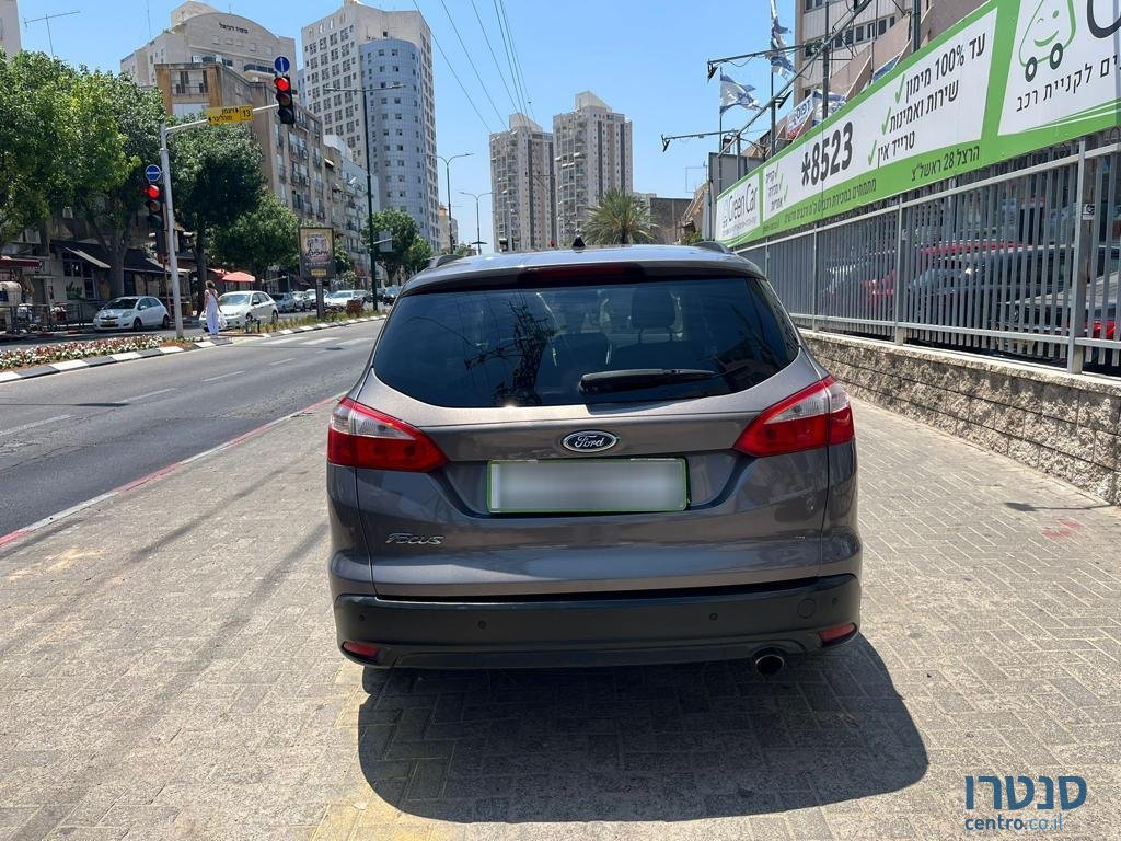 2013' Ford Focus photo #5