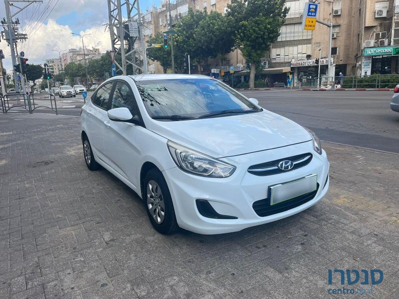 2017' Hyundai i25 photo #6