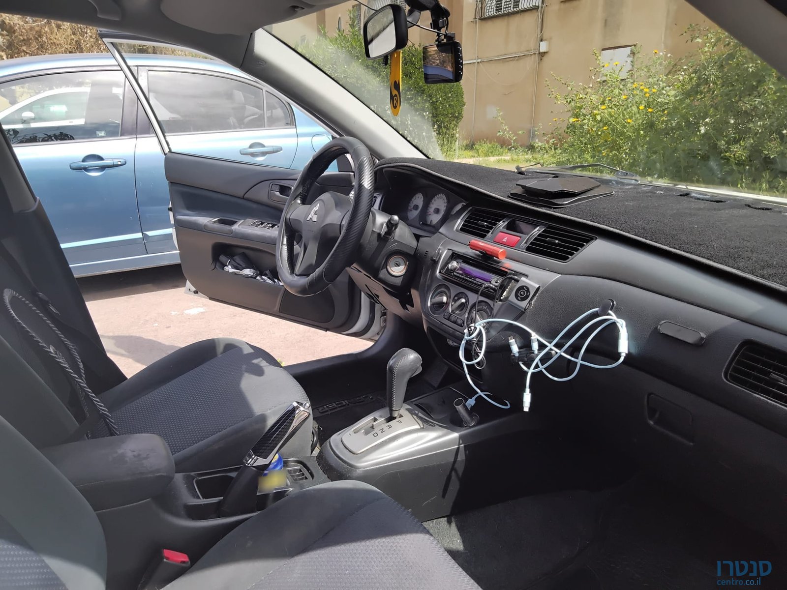 2008' Mitsubishi Lancer photo #3