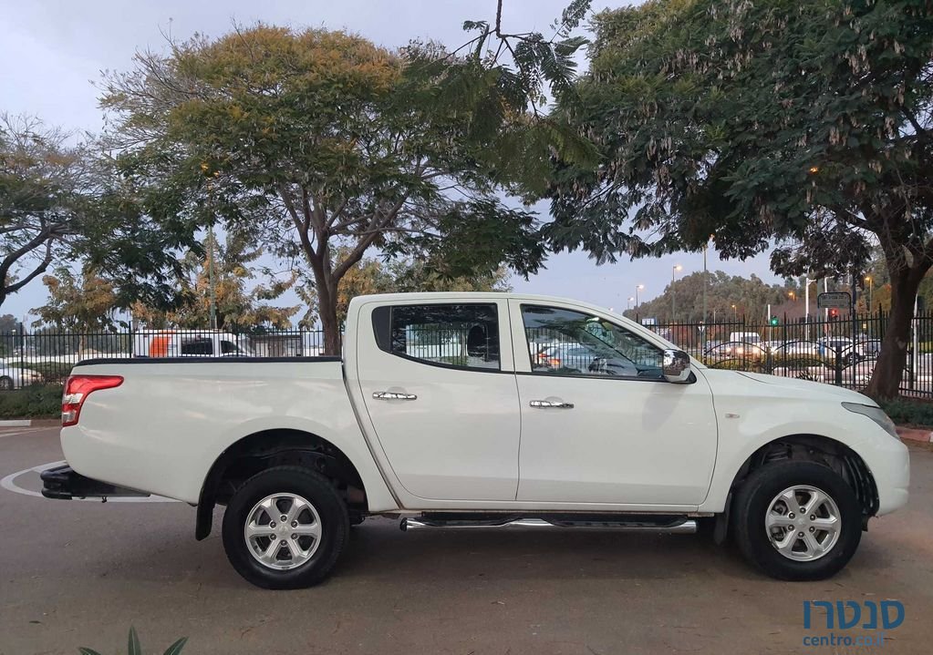 2017' Mitsubishi Triton מיצובישי טרייטון photo #5