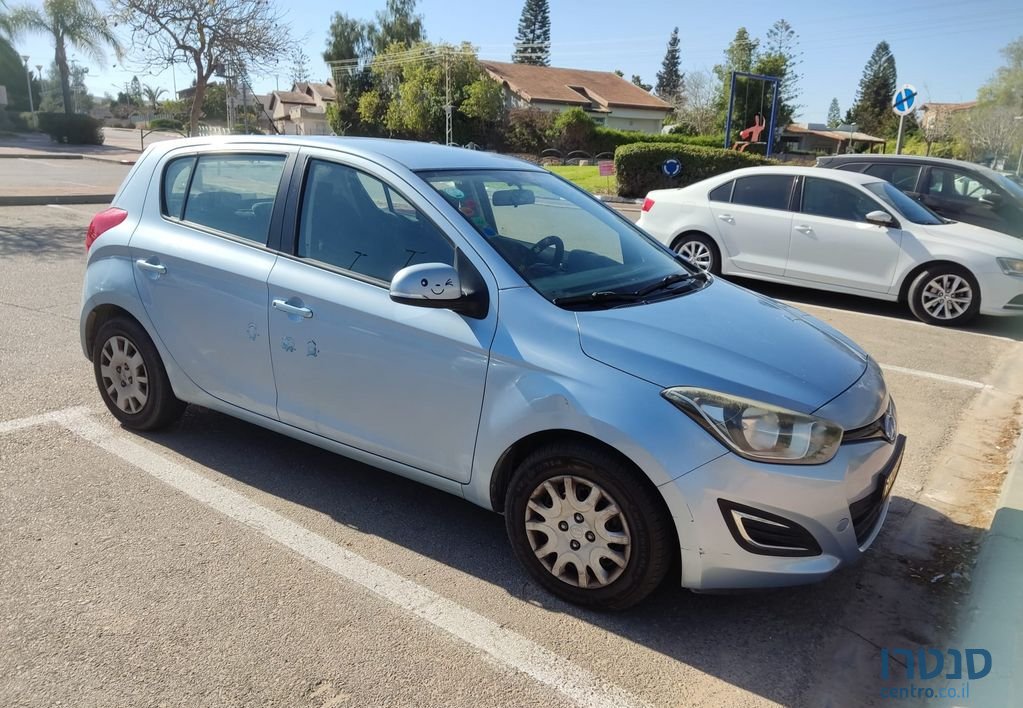 2013' Hyundai i20 יונדאי photo #2