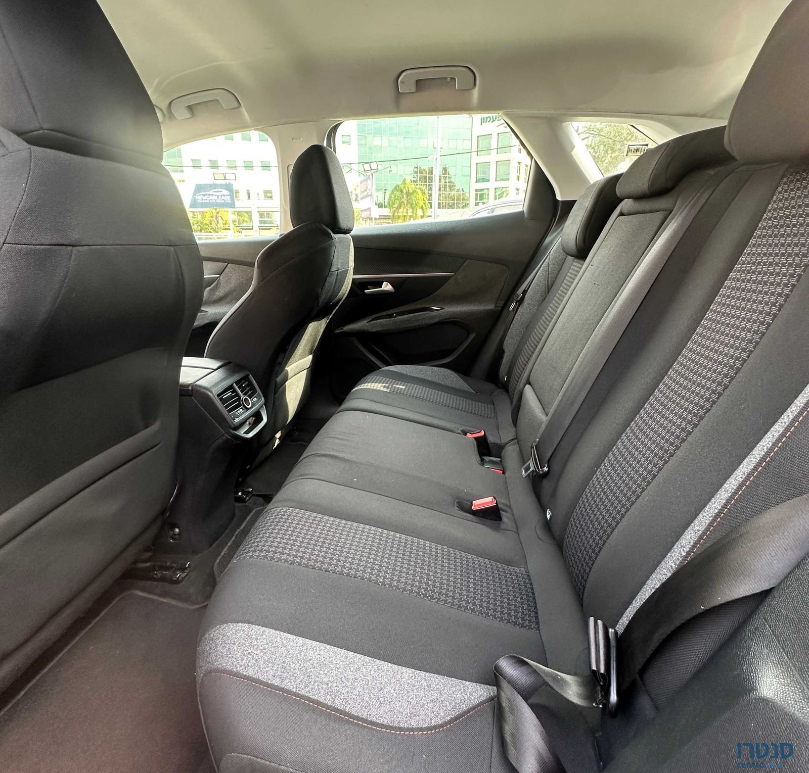 2019' Peugeot 3008 פיג'ו photo #3