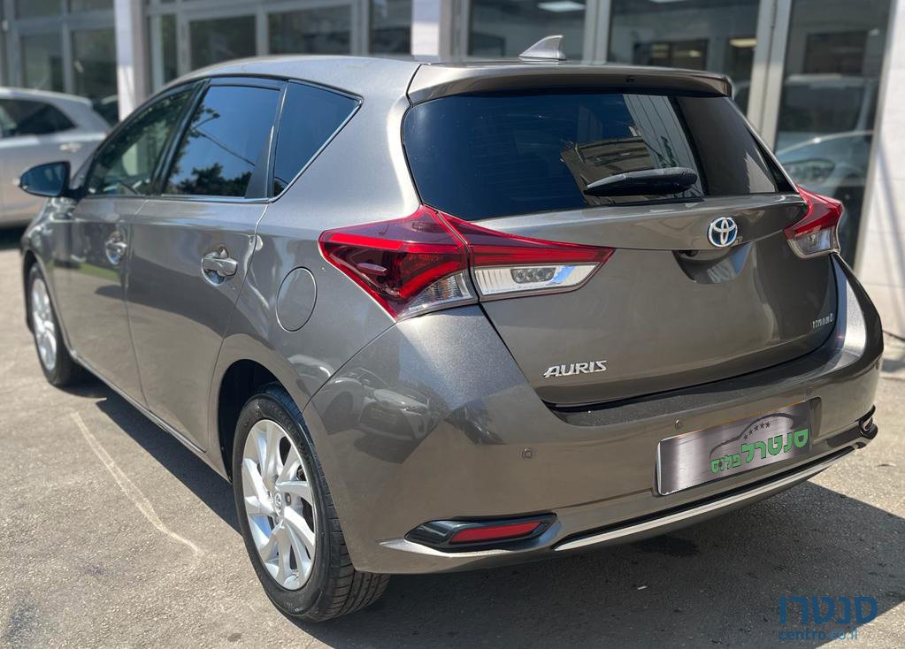 2019' Toyota Auris photo #4