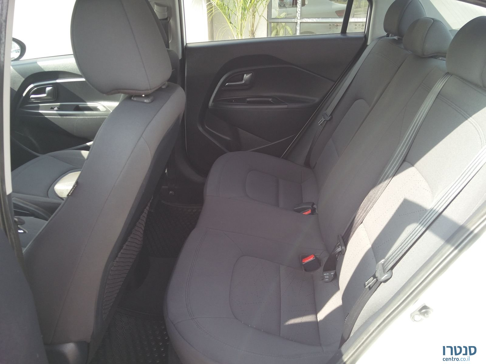 2013' Kia Rio photo #5