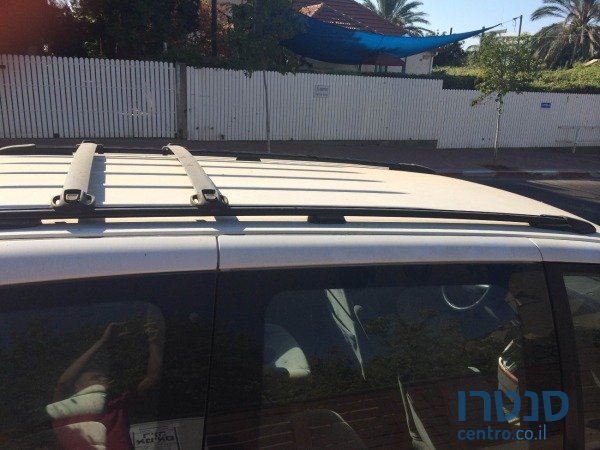 2004' Kia Carnival photo #6