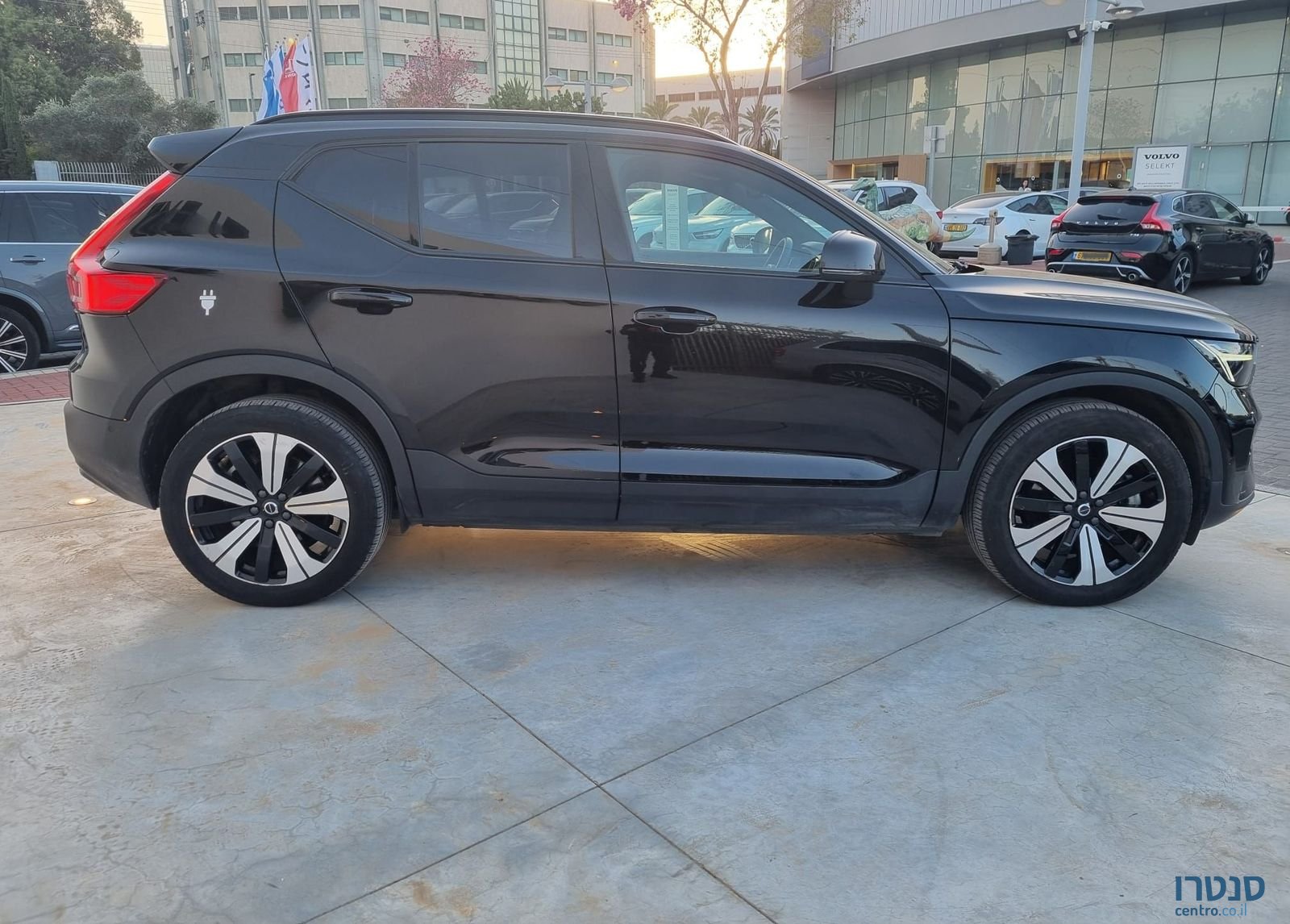 2023' Volvo XC40 וולוו photo #2