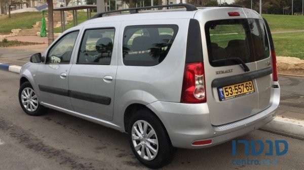 2009' Renault Logan photo #2