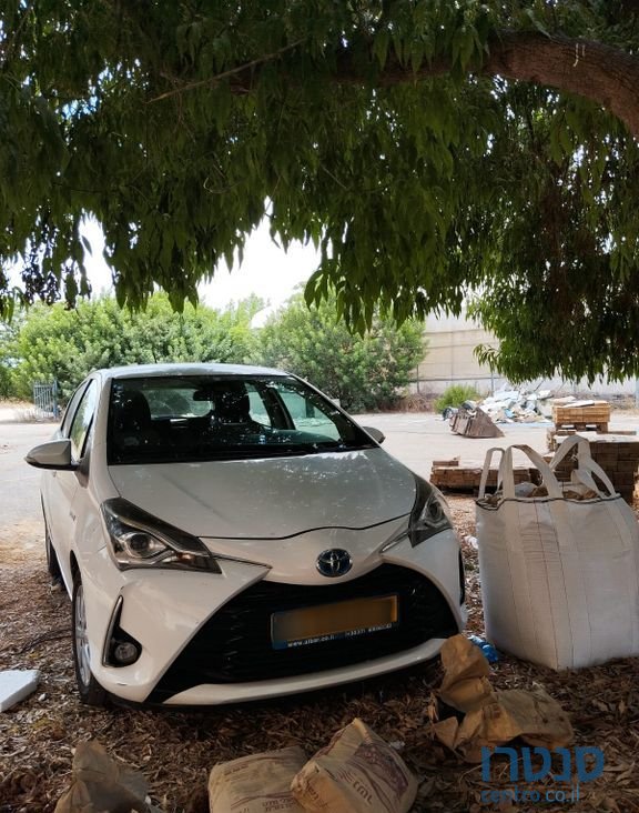 2018' Toyota Yaris טויוטה יאריס photo #1