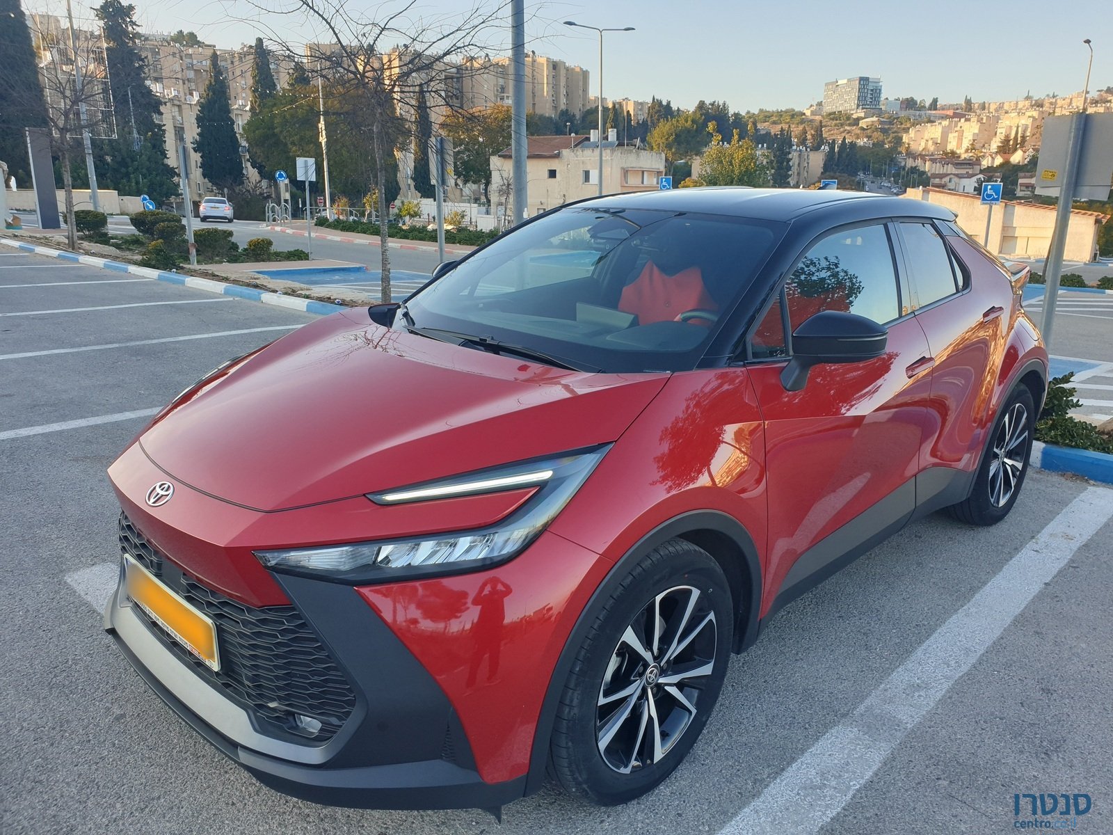 2024' Toyota C-HR 2.0 photo #1