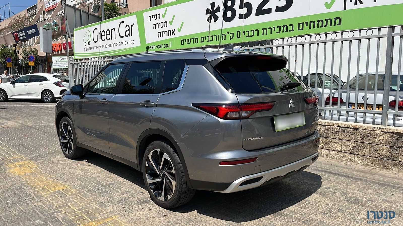 2022' Mitsubishi Outlander photo #5