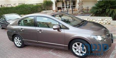 2009' Honda Civic Ls ‏5 דלת' photo #2