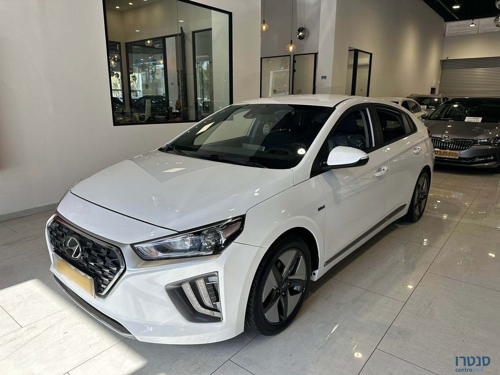 2020' Hyundai Ioniq photo #1