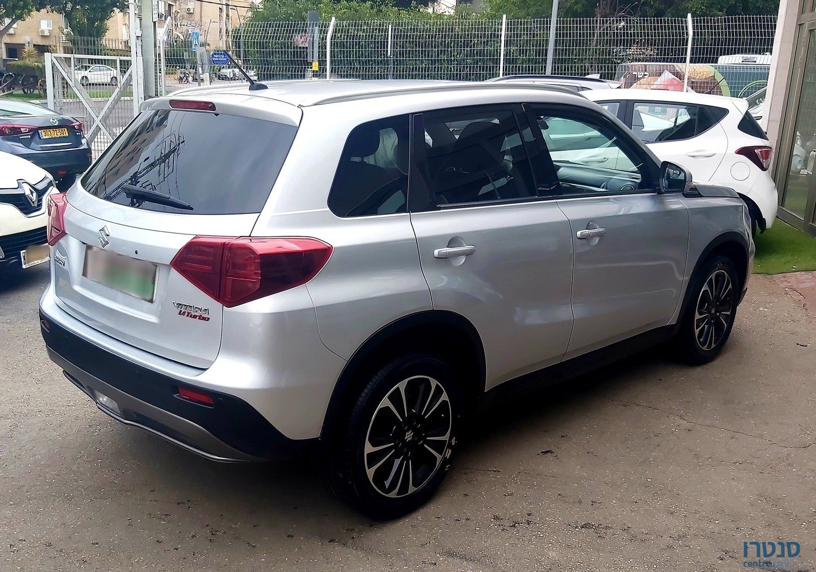 2019' Suzuki Vitara photo #3