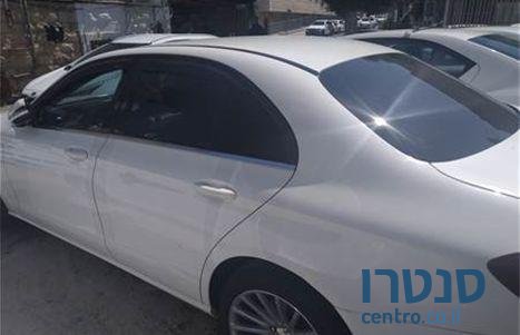 2017' Mercedes-Benz E200 מרצדס photo #2