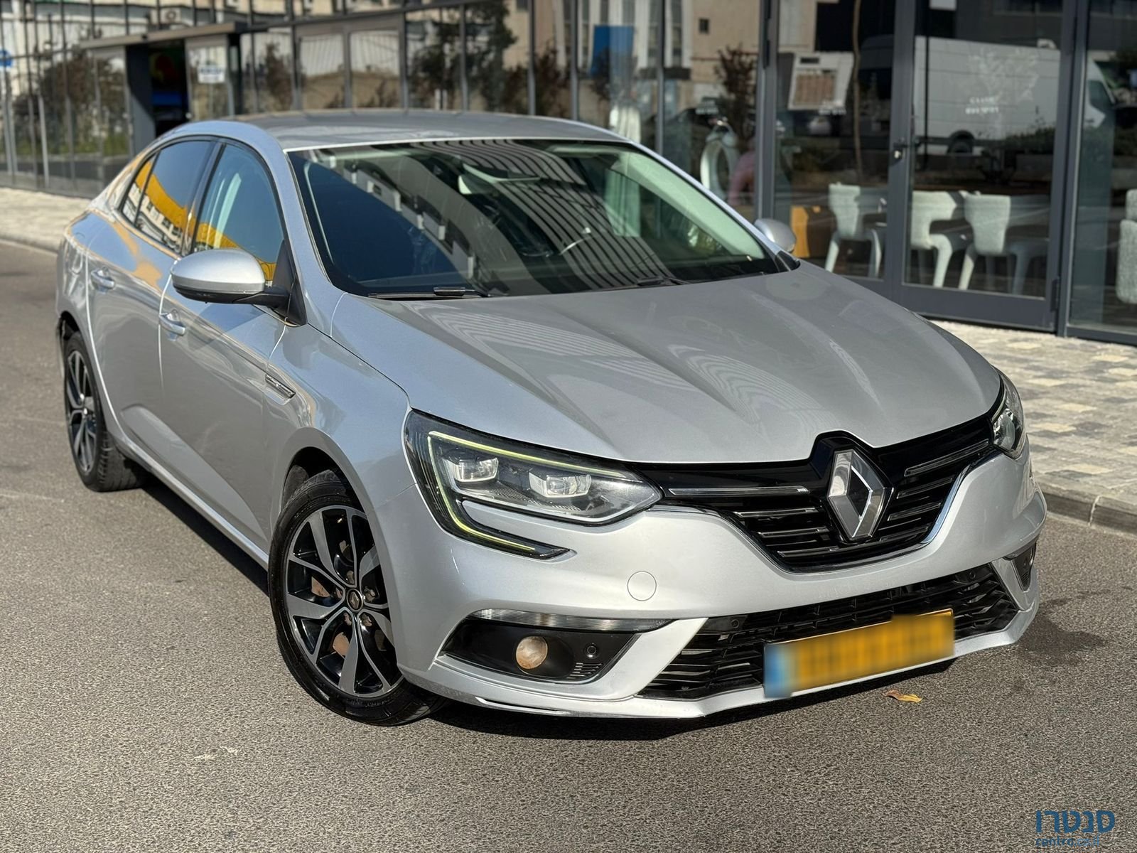 2021' Renault Megane Grand cupe photo #1