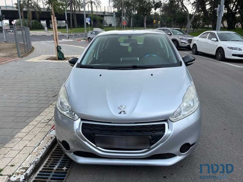 2013' Peugeot 208 פיג'ו photo #3