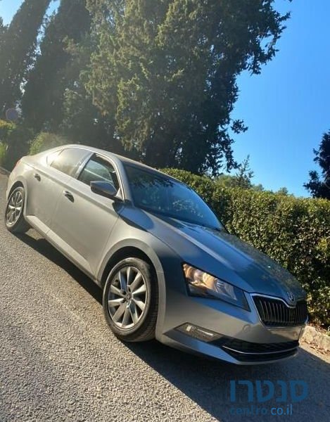 2017' Skoda Superb סקודה סופרב photo #2