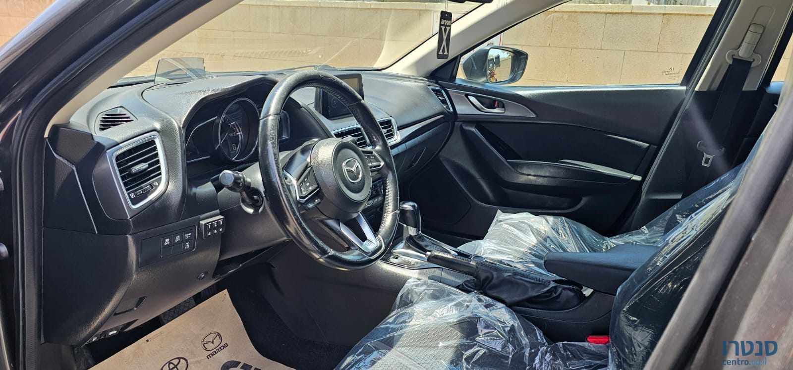 2017' Mazda 3 photo #6