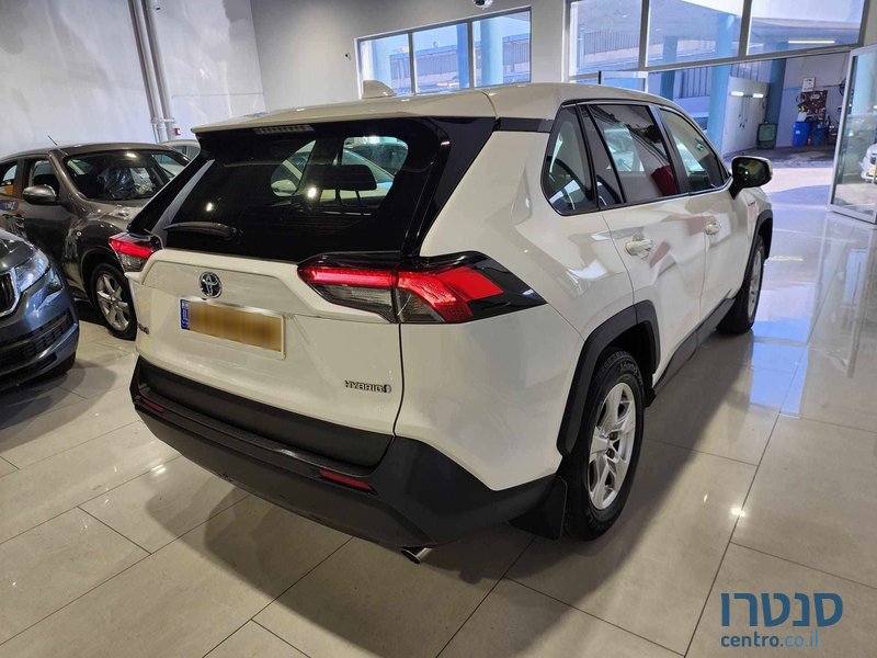 2021' Toyota RAV4 photo #3