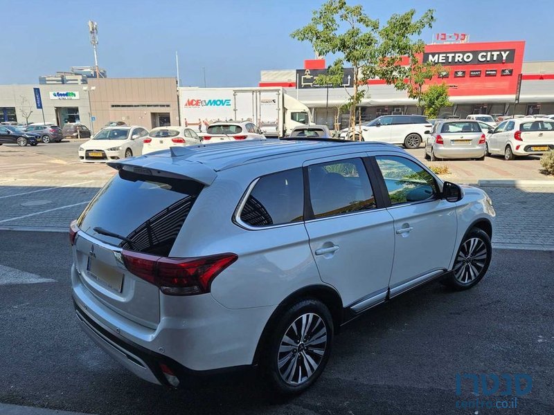 2020' Mitsubishi Outlander מיצובישי אאוטלנדר photo #5